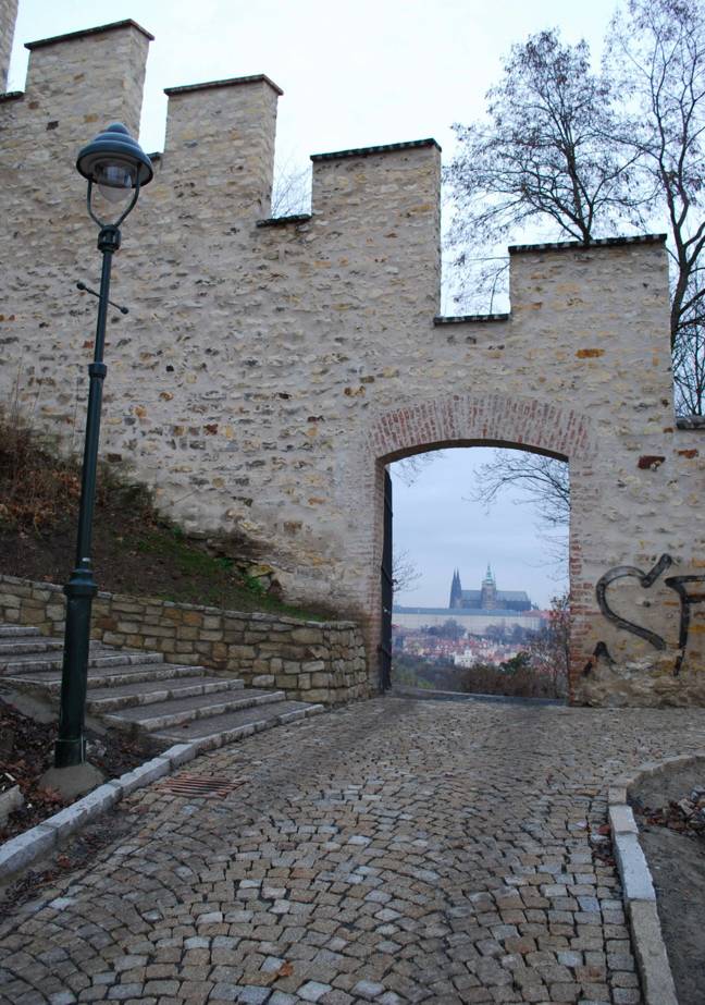 Chodníky, schody, parkoviště, Zahrada Kinských, Praha